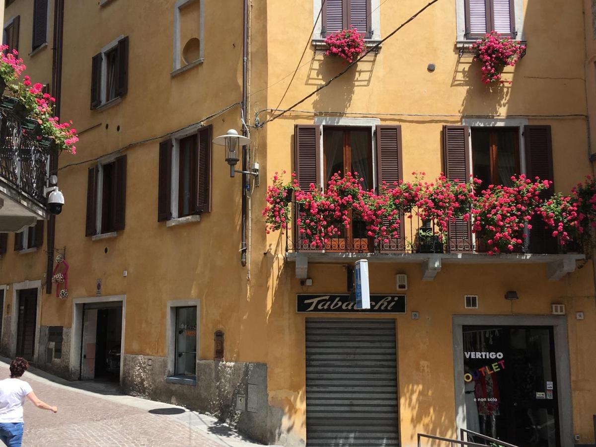 Appartamenti Al Rizzo Dei Santi Lovere Exterior foto