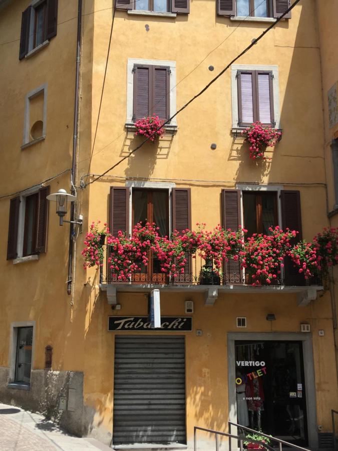 Appartamenti Al Rizzo Dei Santi Lovere Exterior foto